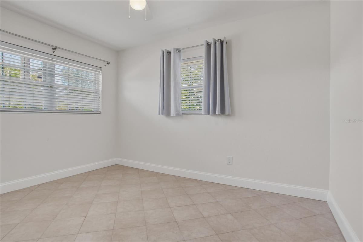 324 173RD AVENUE — photo 37 of 73
