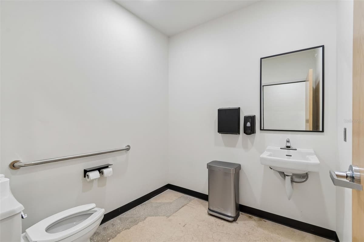 15552 US 301 — photo 27 of 27