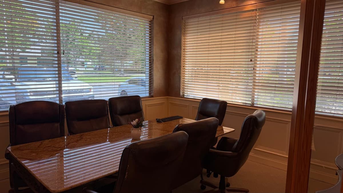 7901 KINGSPOINTE PARKWAY — photo 10 of 15