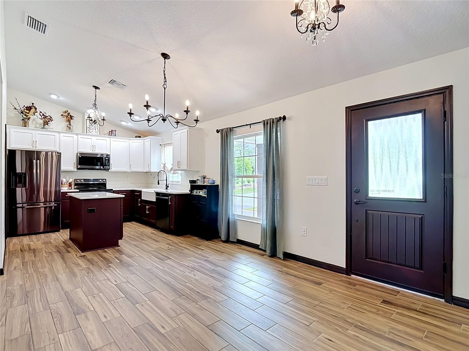 15204 GANSTER DRIVE — photo 13 of 49