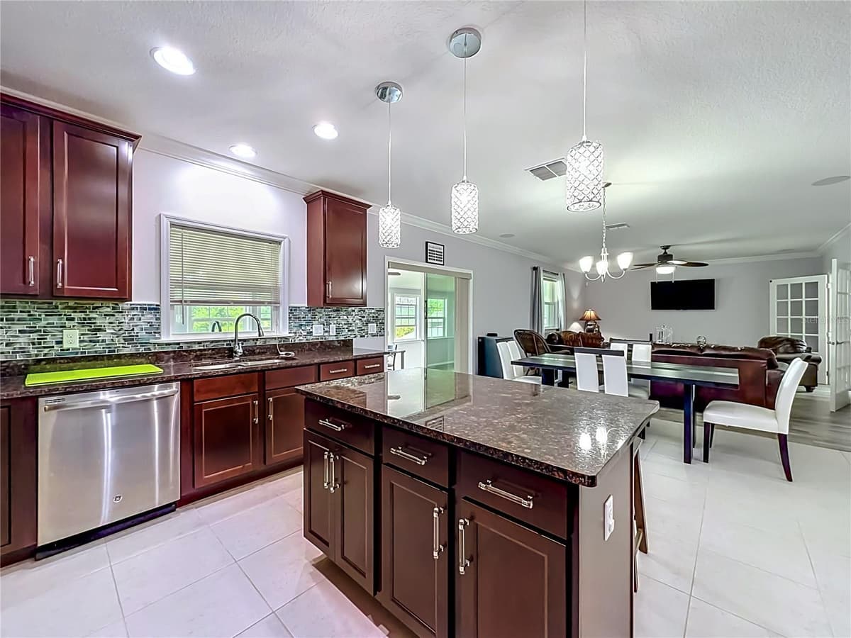 15523 GEMINI DRIVE — photo 35 of 81