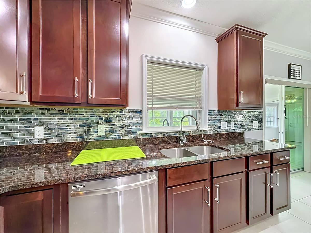 15523 GEMINI DRIVE — photo 31 of 81