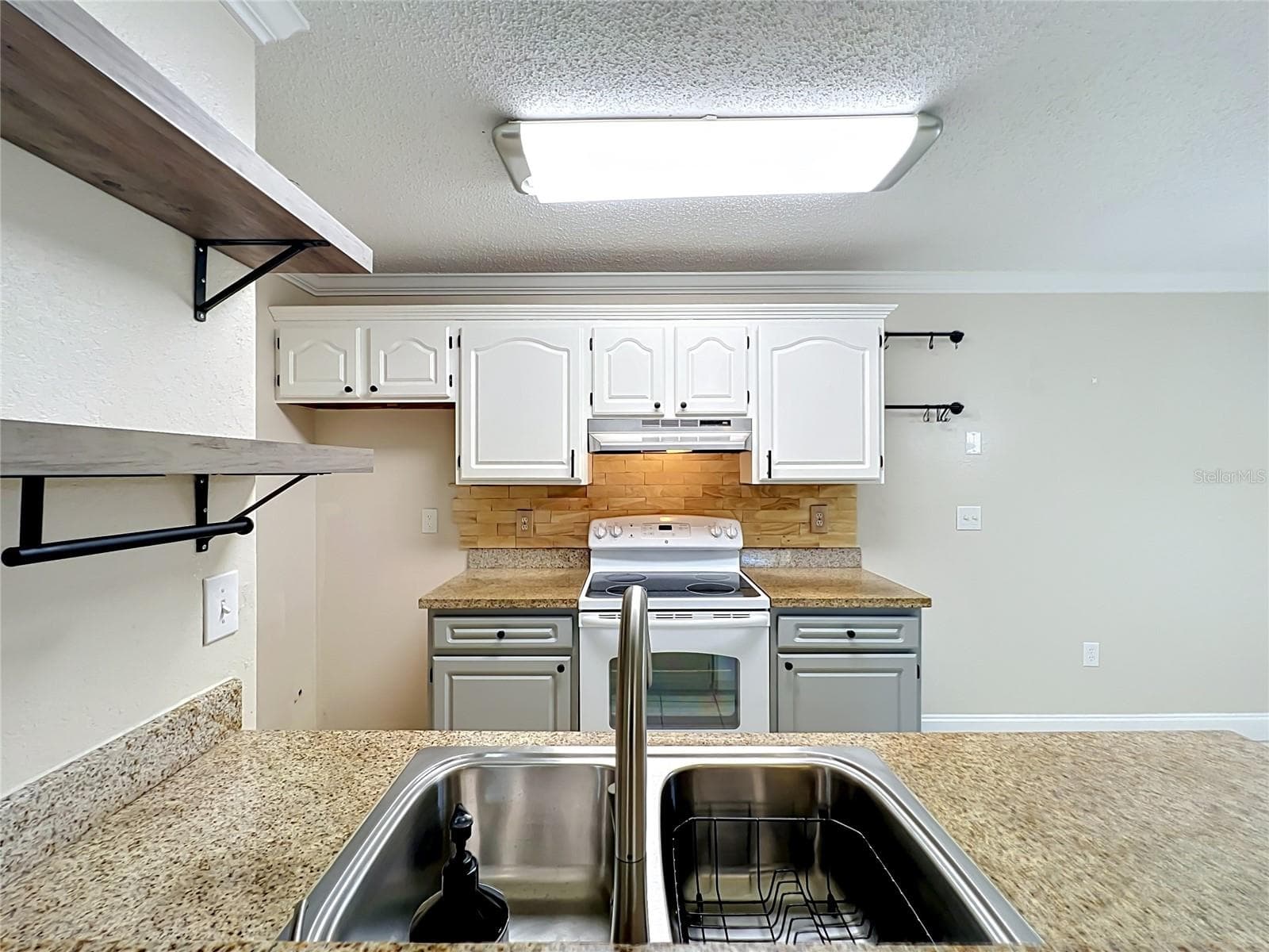 615 DORY LANE — photo 23 of 42