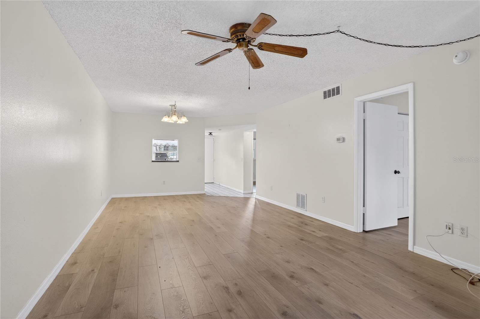 1370 HEATHER RIDGE BOULEVARD — photo 2 of 27