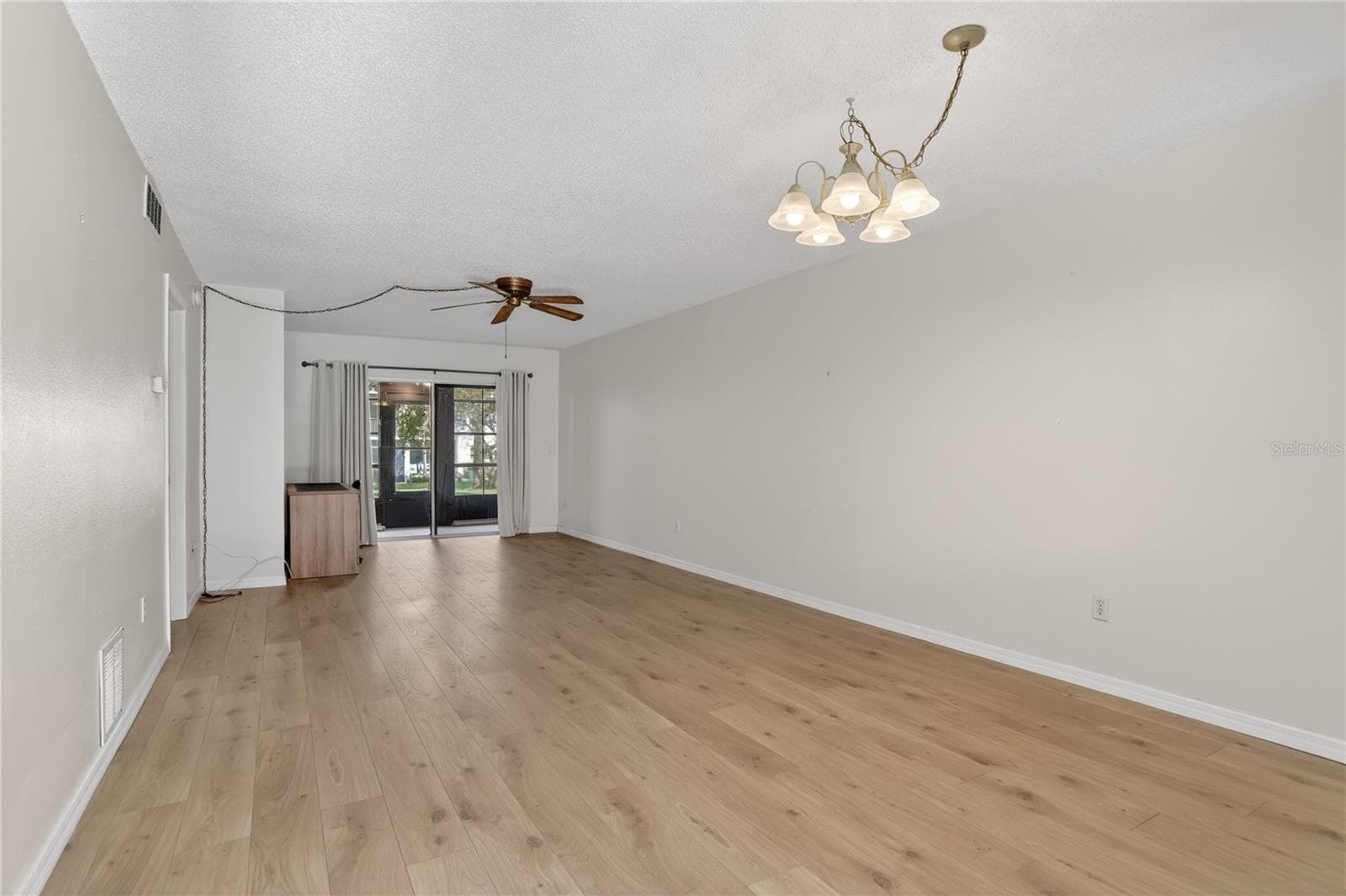 1370 HEATHER RIDGE BOULEVARD — photo 9 of 27