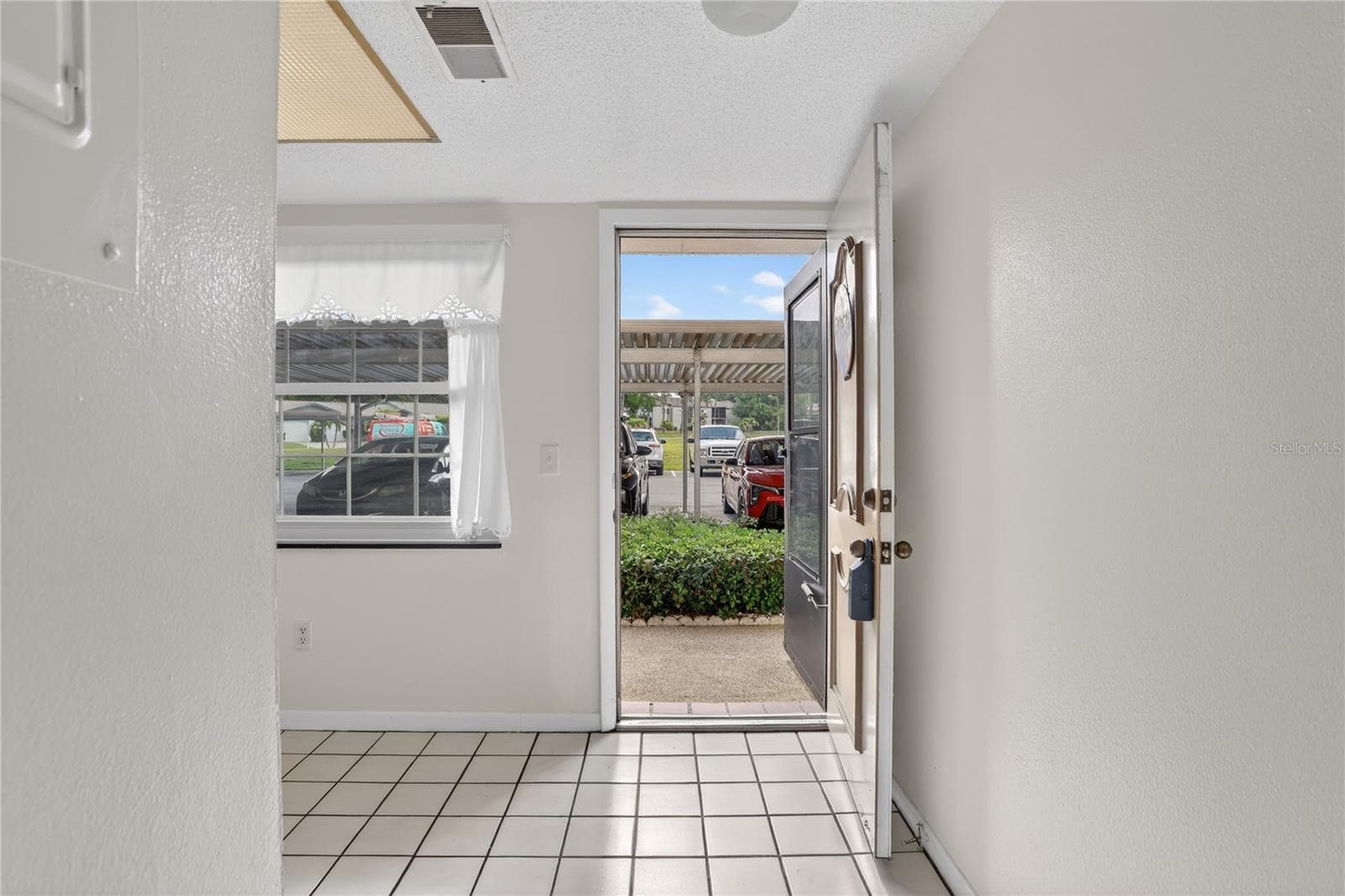 1370 HEATHER RIDGE BOULEVARD — photo 8 of 27