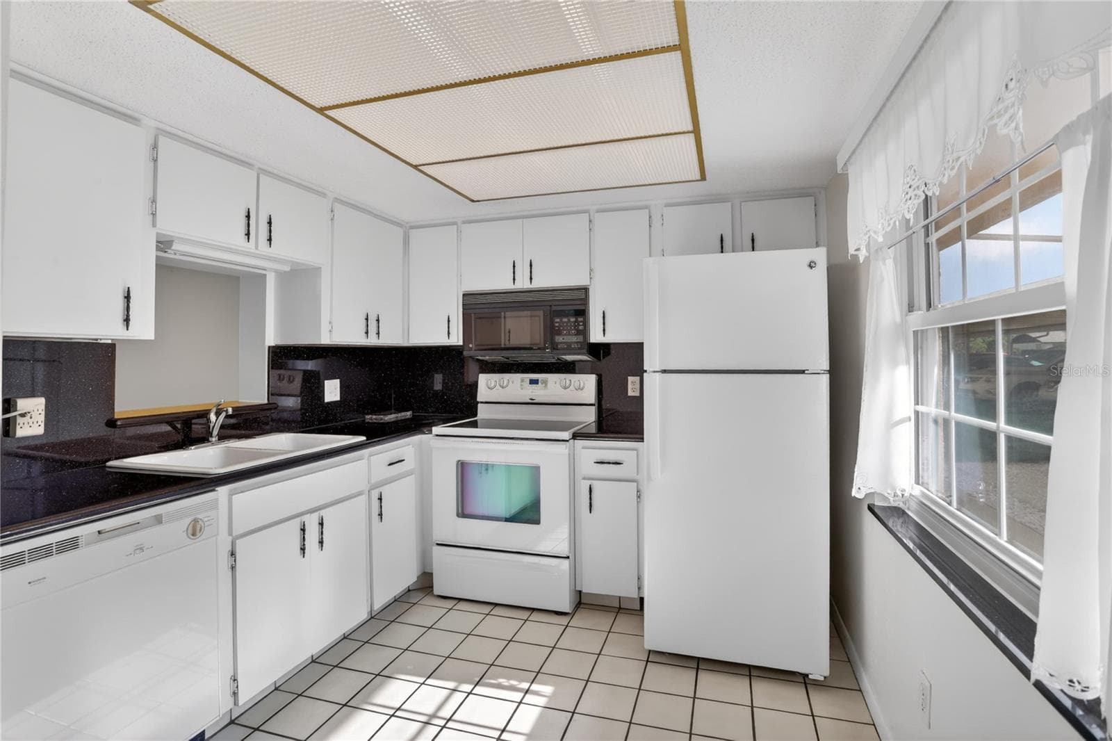 1370 HEATHER RIDGE BOULEVARD — photo 11 of 27