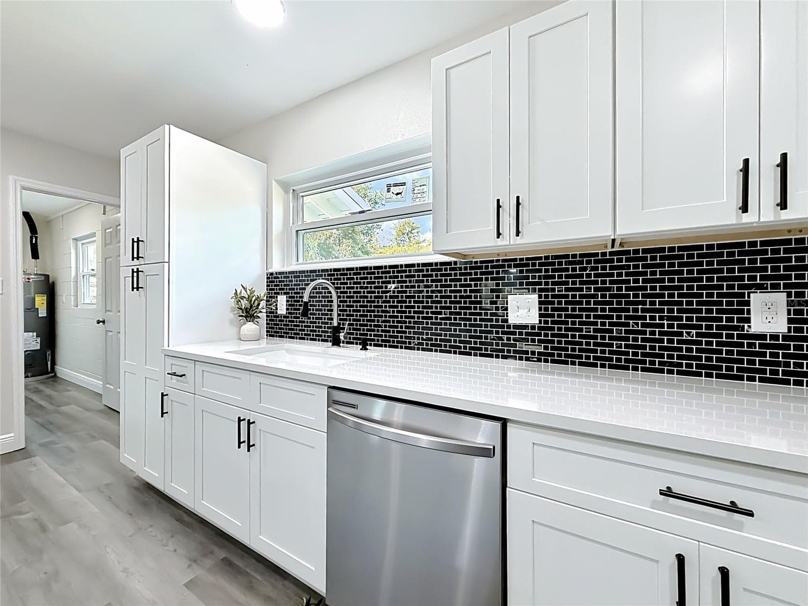 38611 MARSHALL STREET — photo 10 of 43