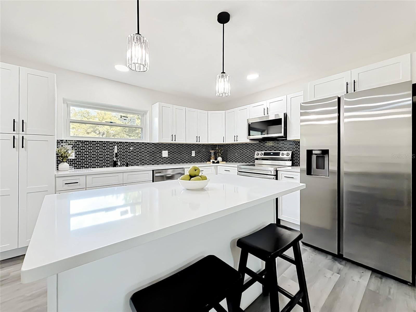 38611 MARSHALL STREET — photo 13 of 43
