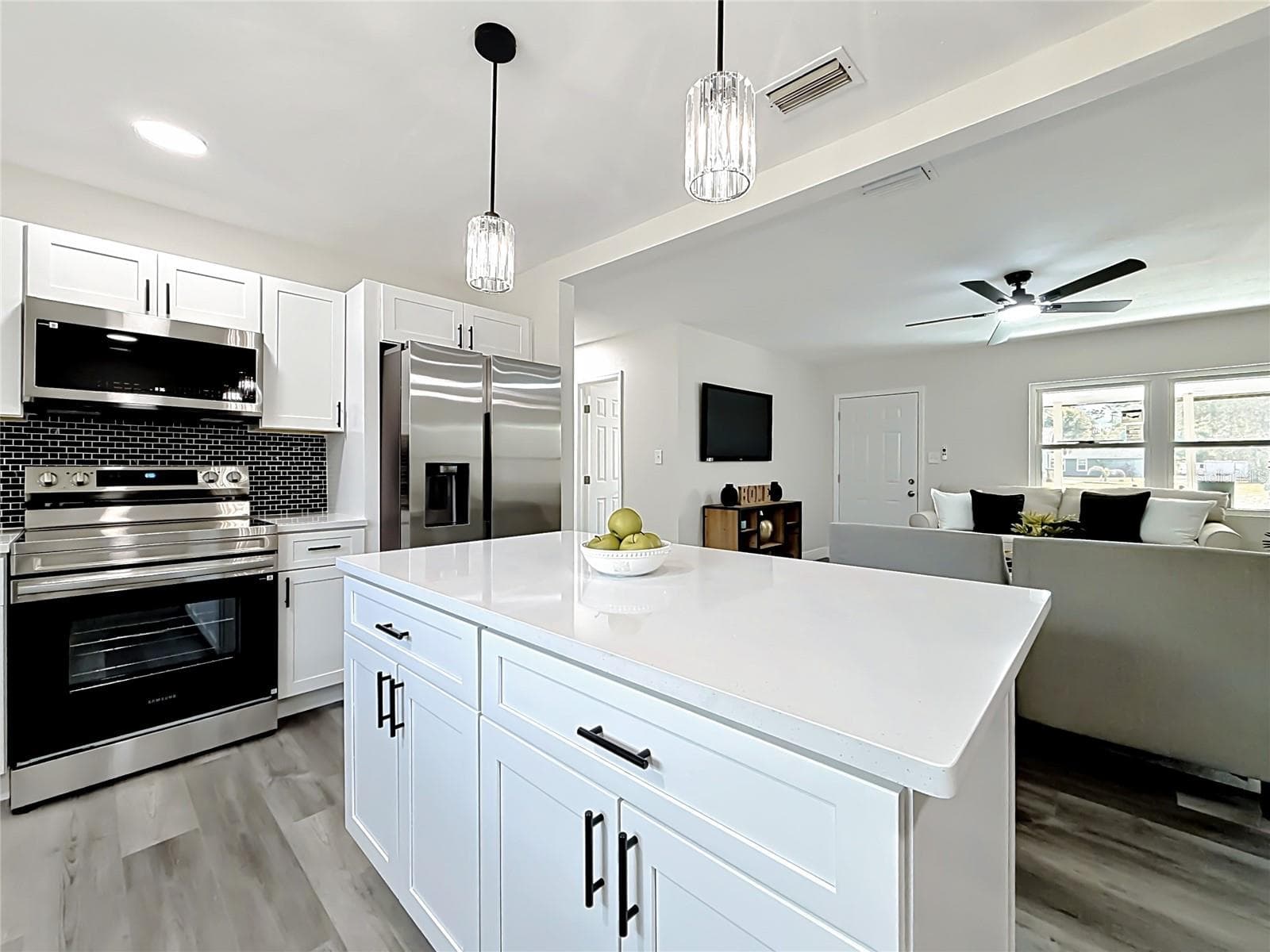 38611 MARSHALL STREET — photo 8 of 43