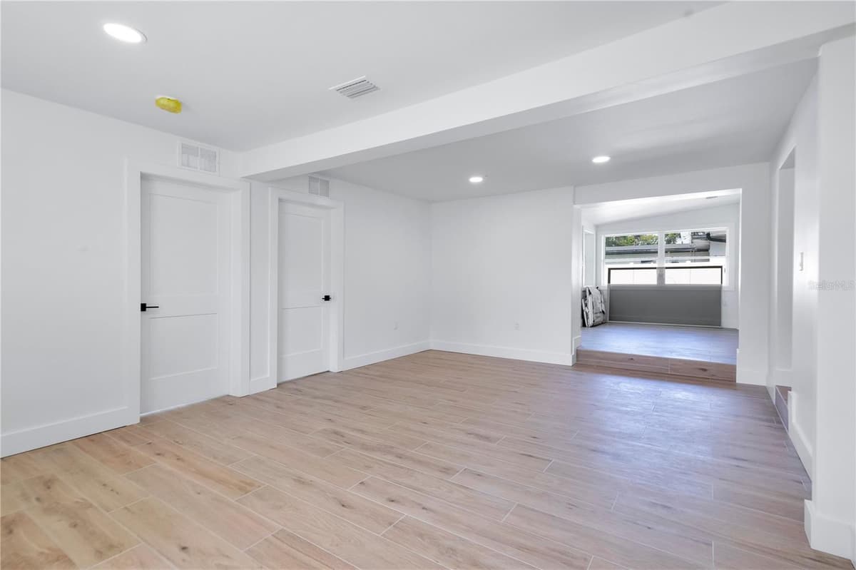 3212 INDIAN DRIVE — photo 16 of 50