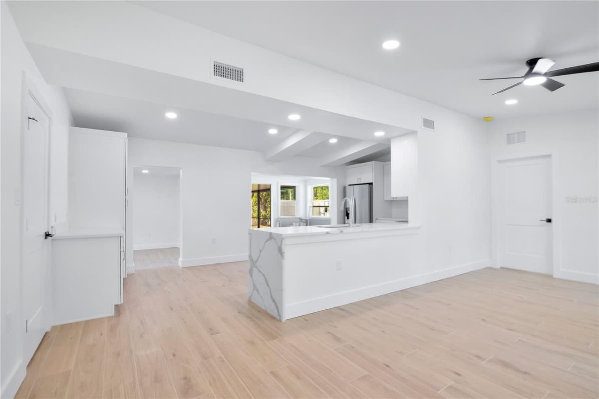3212 INDIAN DRIVE — photo 3 of 50