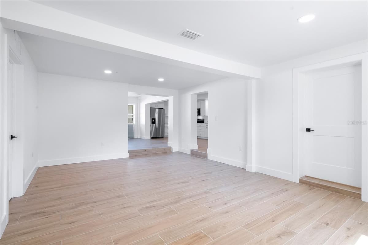 3212 INDIAN DRIVE — photo 15 of 50