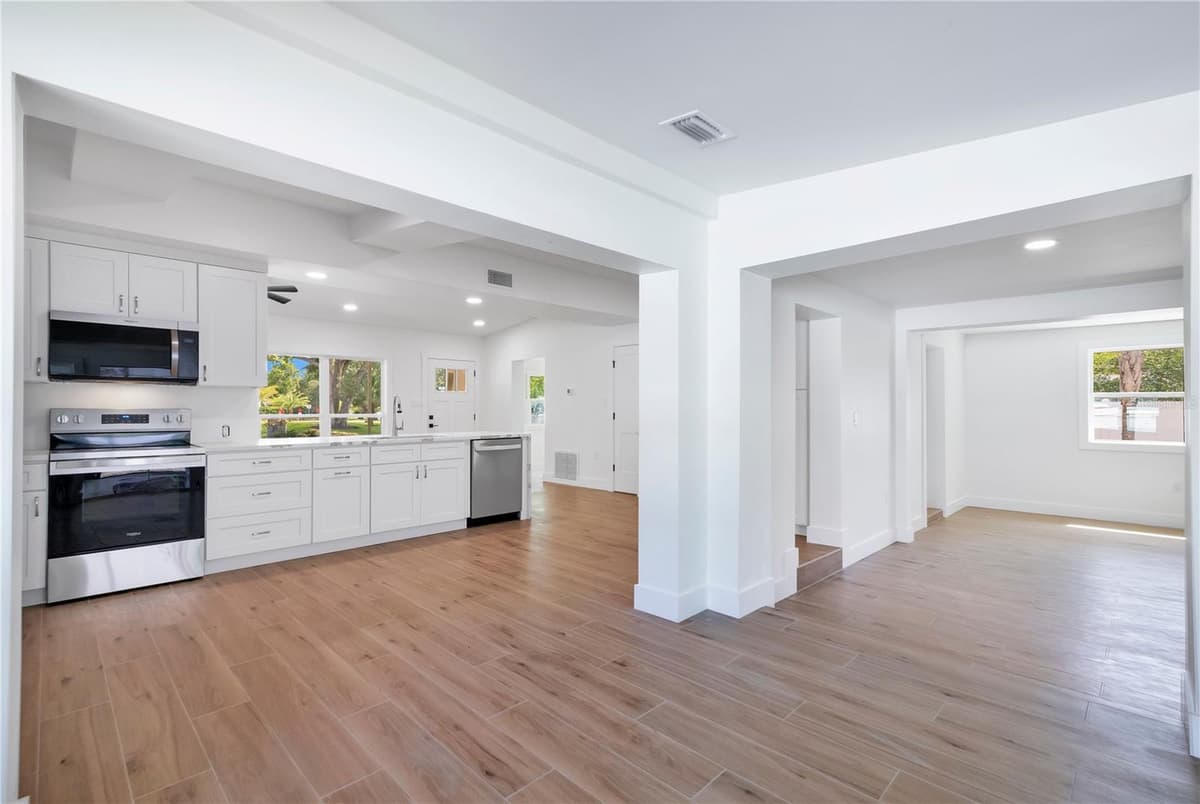 3212 INDIAN DRIVE — photo 13 of 50