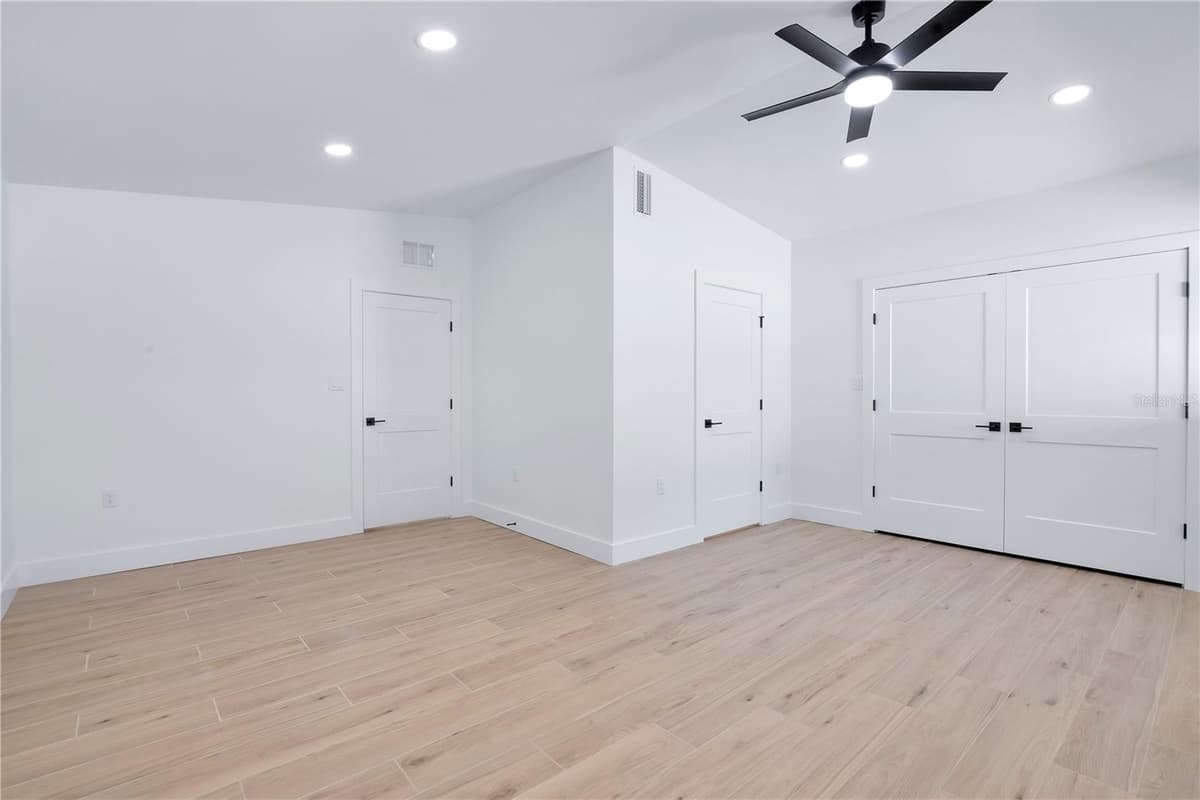 3212 INDIAN DRIVE — photo 17 of 50