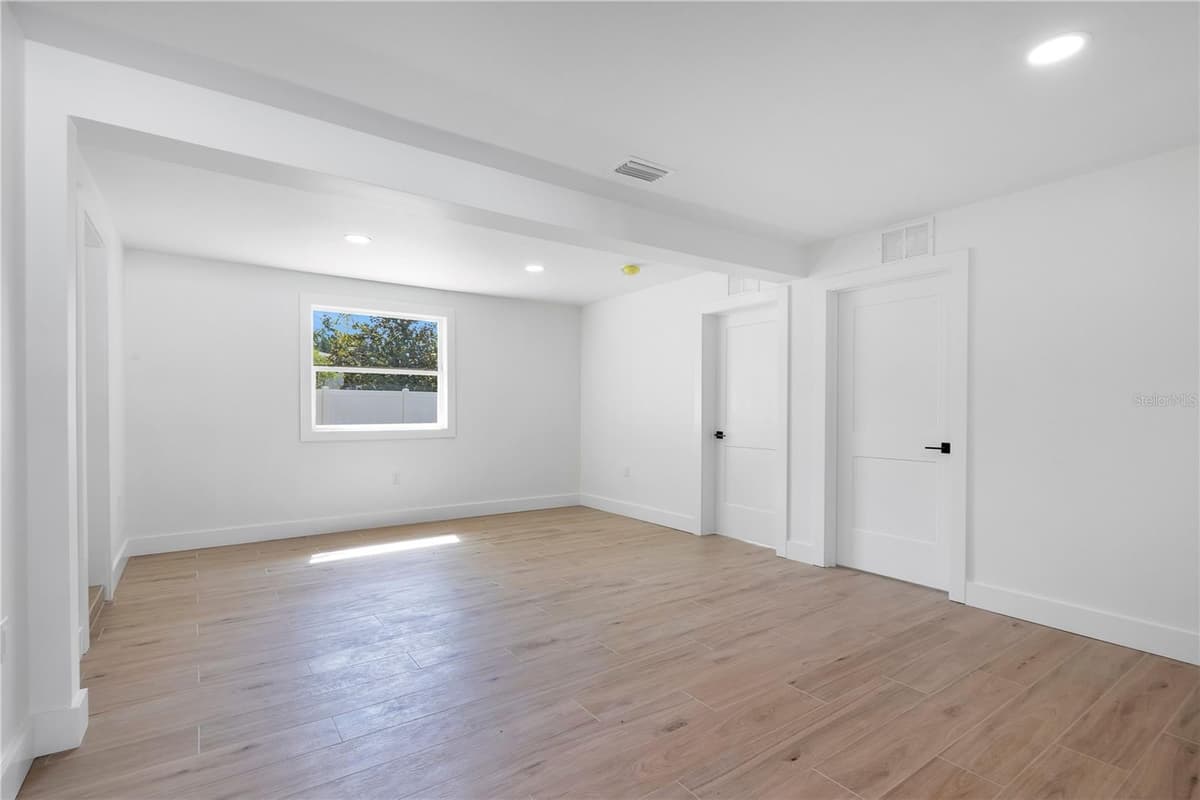 3212 INDIAN DRIVE — photo 14 of 50