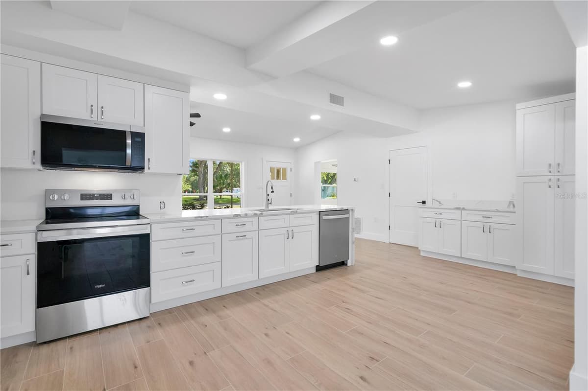 3212 INDIAN DRIVE — photo 12 of 50
