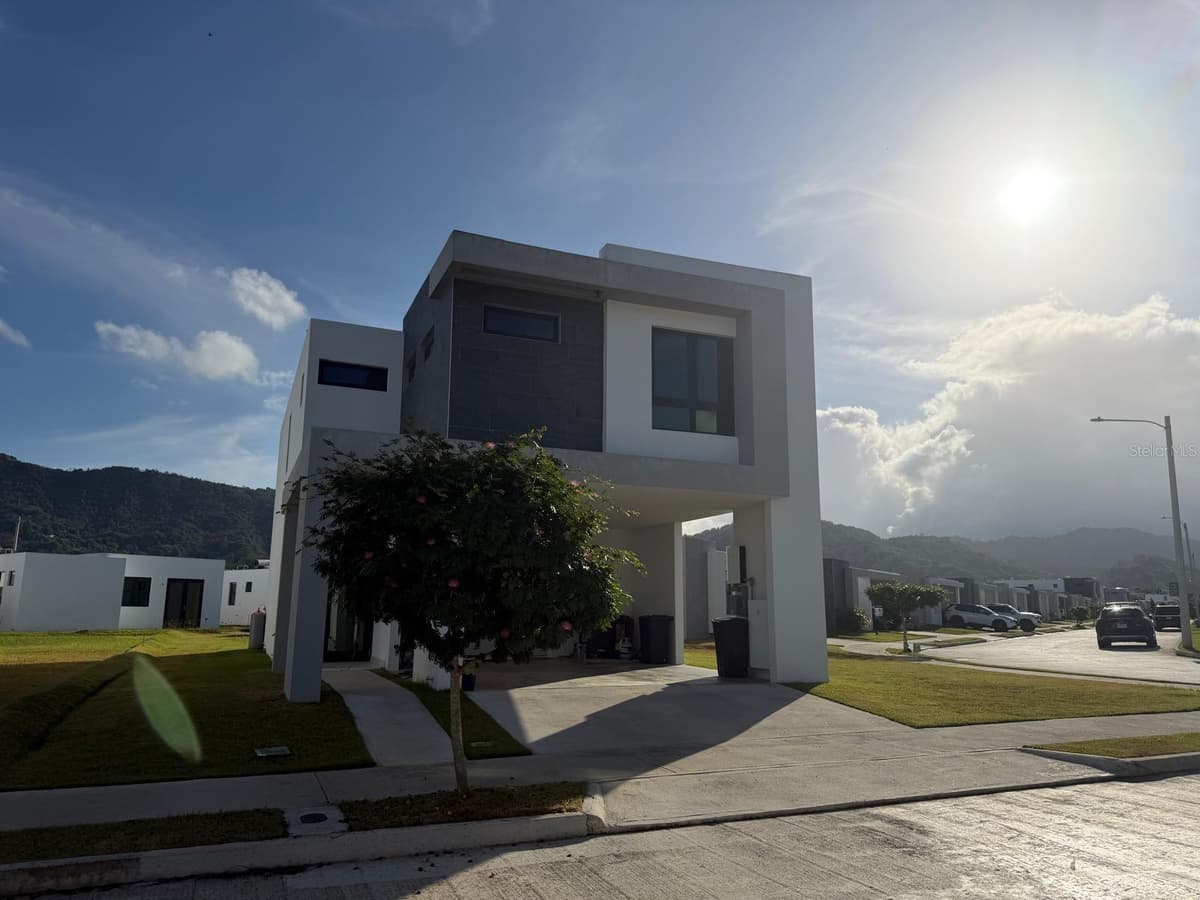 Urb Los Suenos CALLE CIELO — photo 1 of 23