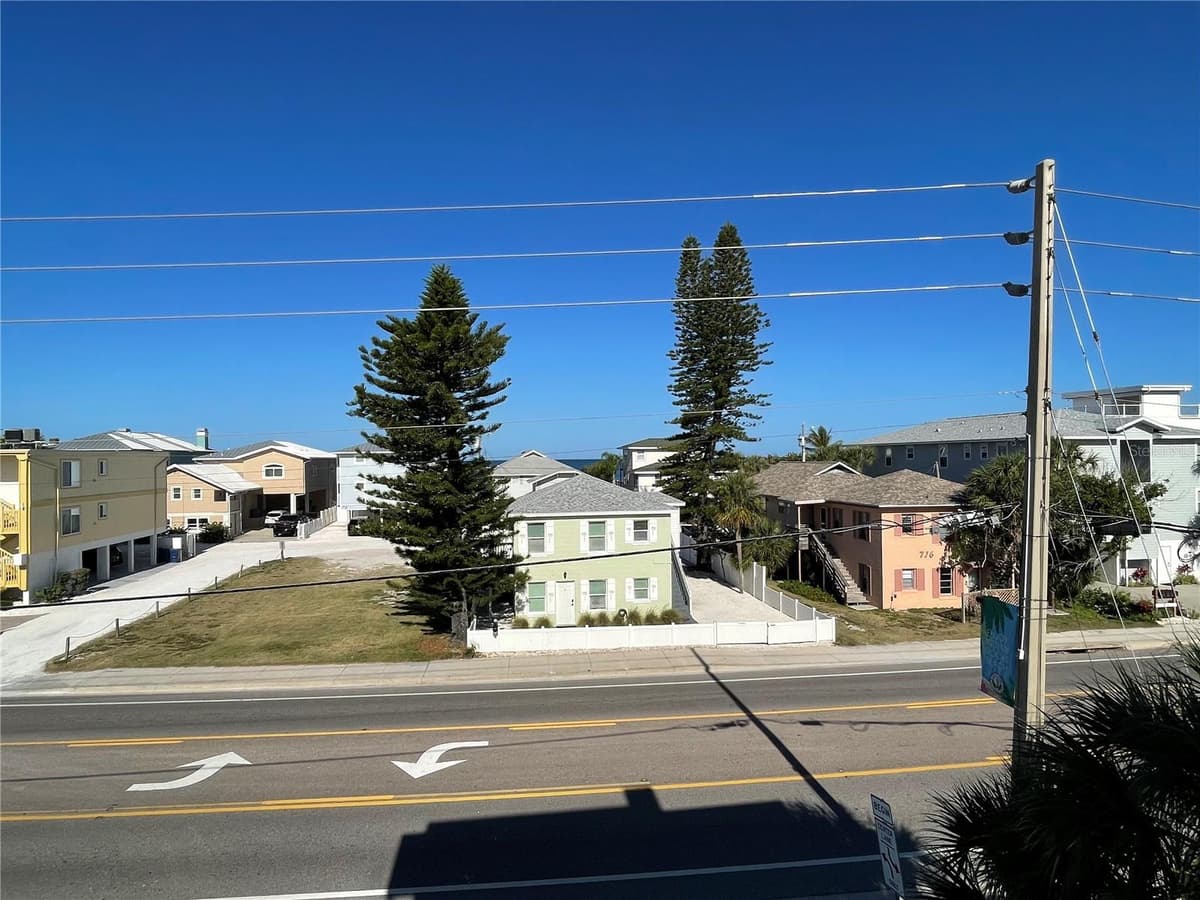 711 GULF BOULEVARD — photo 11 of 19