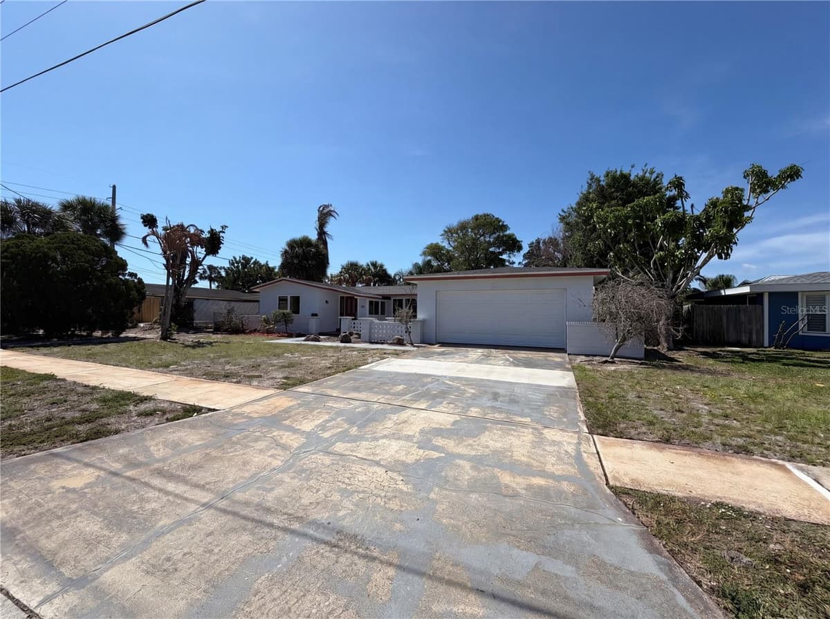 406 SKYLARK BOULEVARD — photo 7 of 35