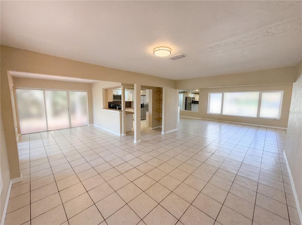 406 SKYLARK BOULEVARD — photo 12 of 35