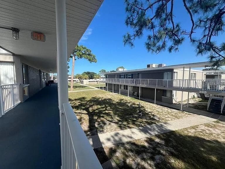 800 FISKE BOULEVARD — photo 1 of 7