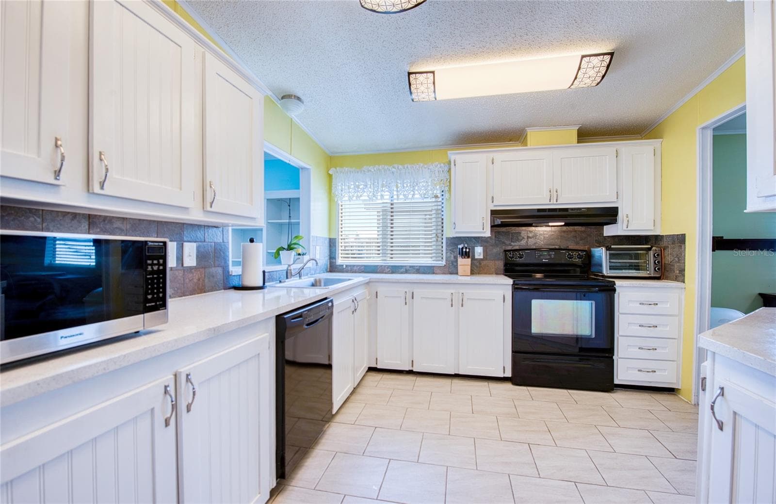 228 TARPON LANE — photo 4 of 28