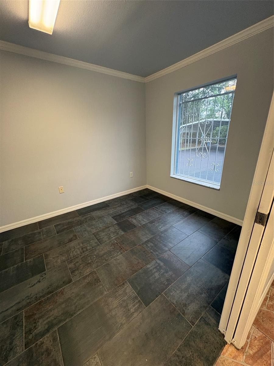 214 MEMORIAL BOULEVARD — photo 8 of 16