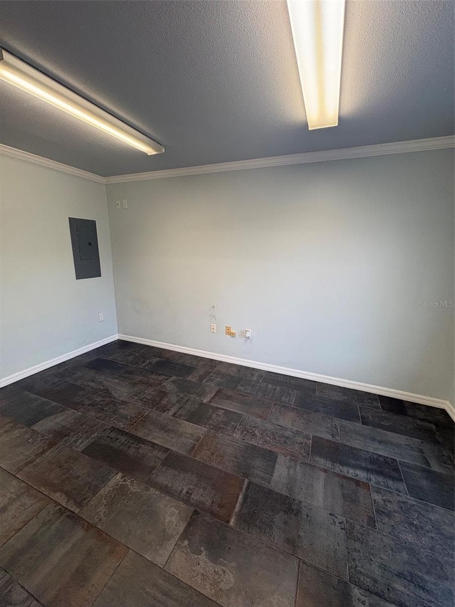 214 MEMORIAL BOULEVARD — photo 10 of 16