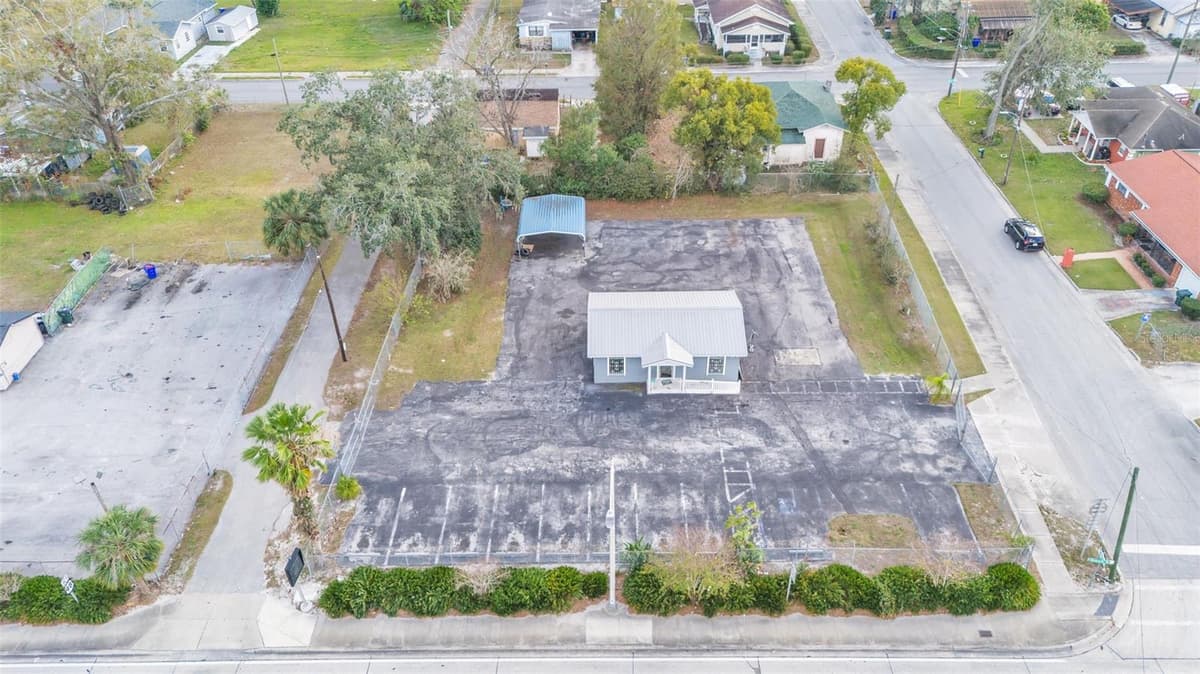 214 MEMORIAL BOULEVARD — photo 3 of 16