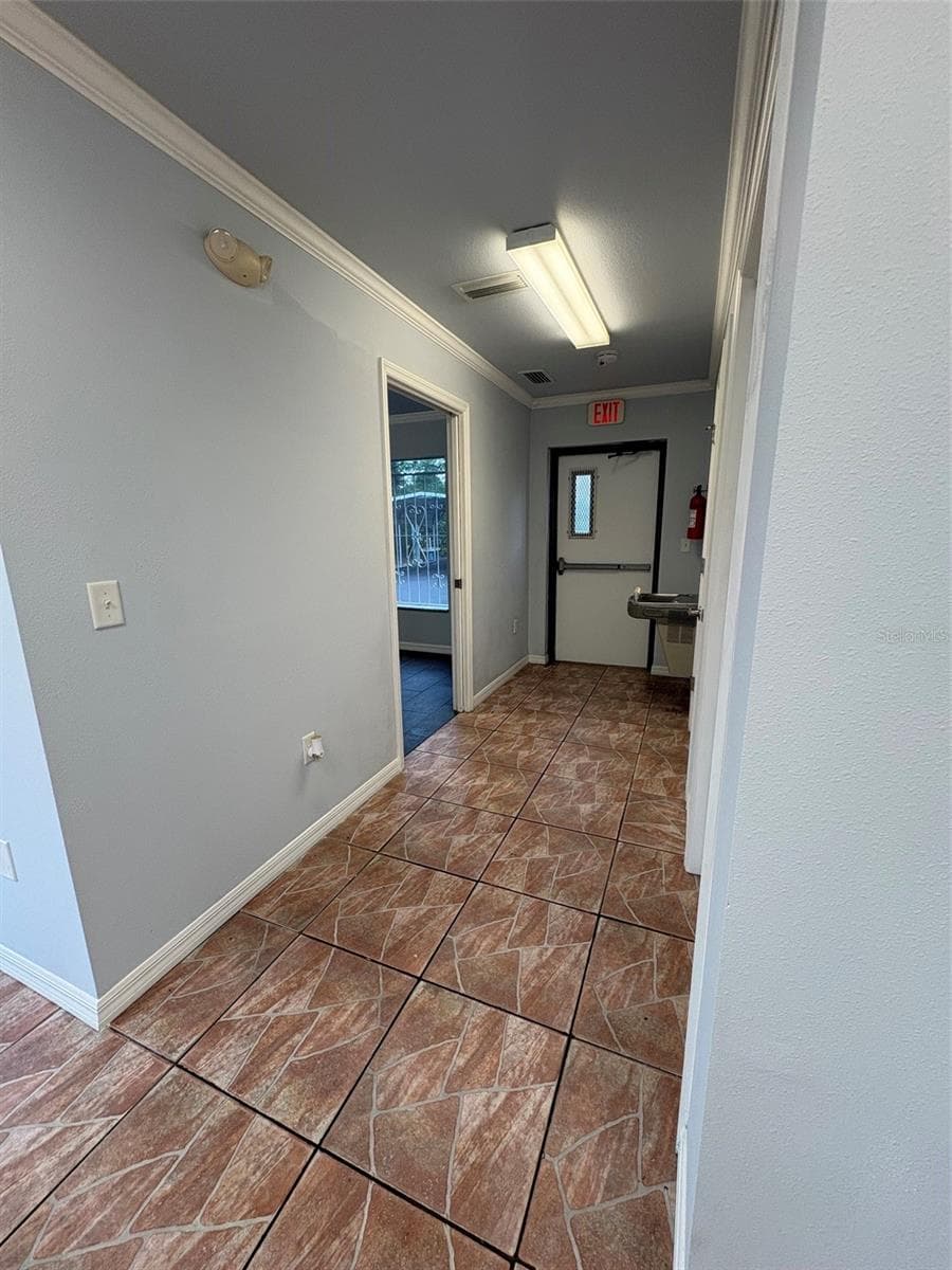 214 MEMORIAL BOULEVARD — photo 7 of 16