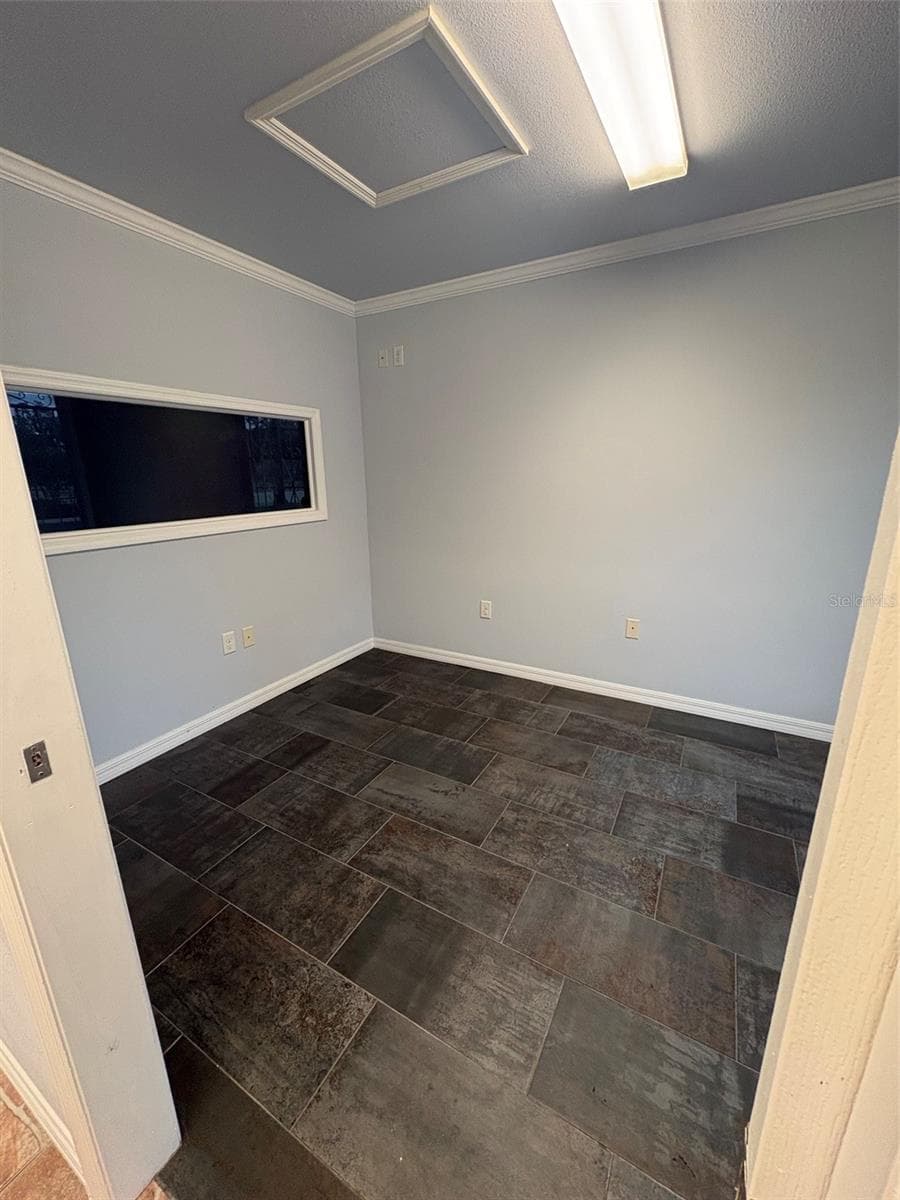 214 MEMORIAL BOULEVARD — photo 12 of 16