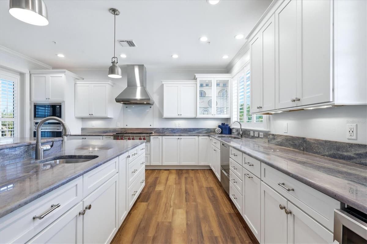81 GULF BOULEVARD — photo 18 of 52