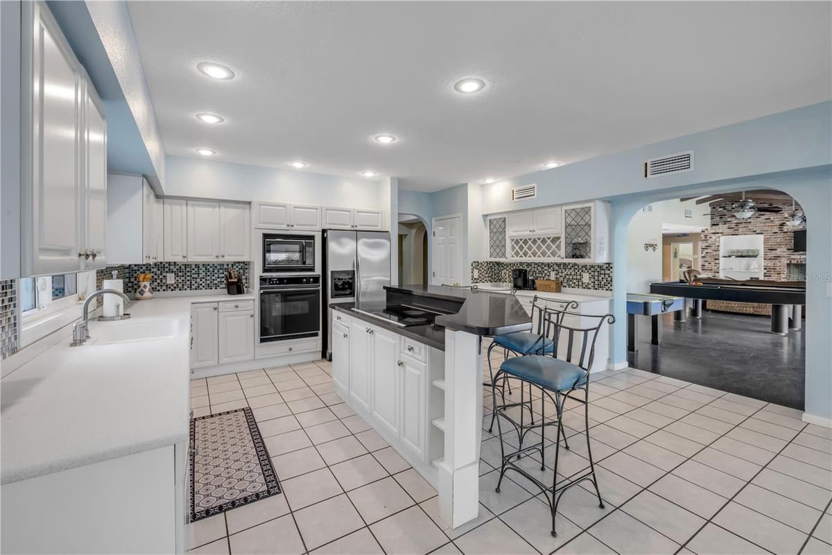 1707 BEACON STREET — photo 24 of 56