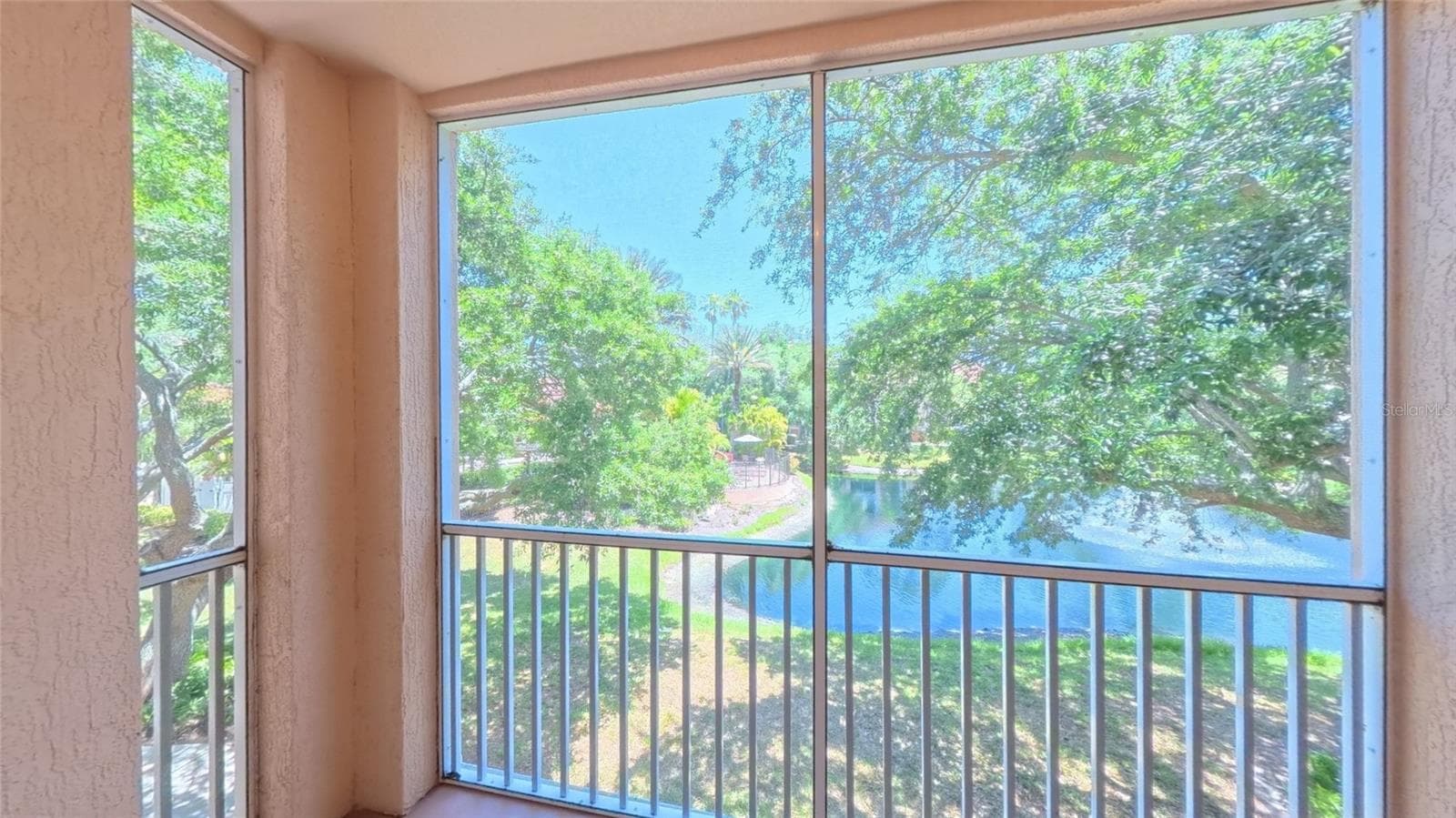 4114 CENTRAL SARASOTA PKWY — photo 15 of 64