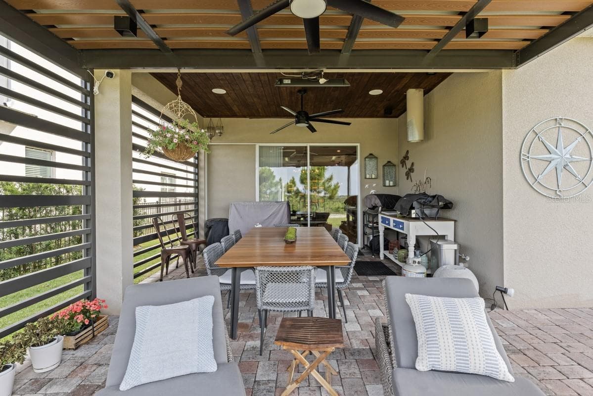 15717 VETTA DRIVE — photo 39 of 52