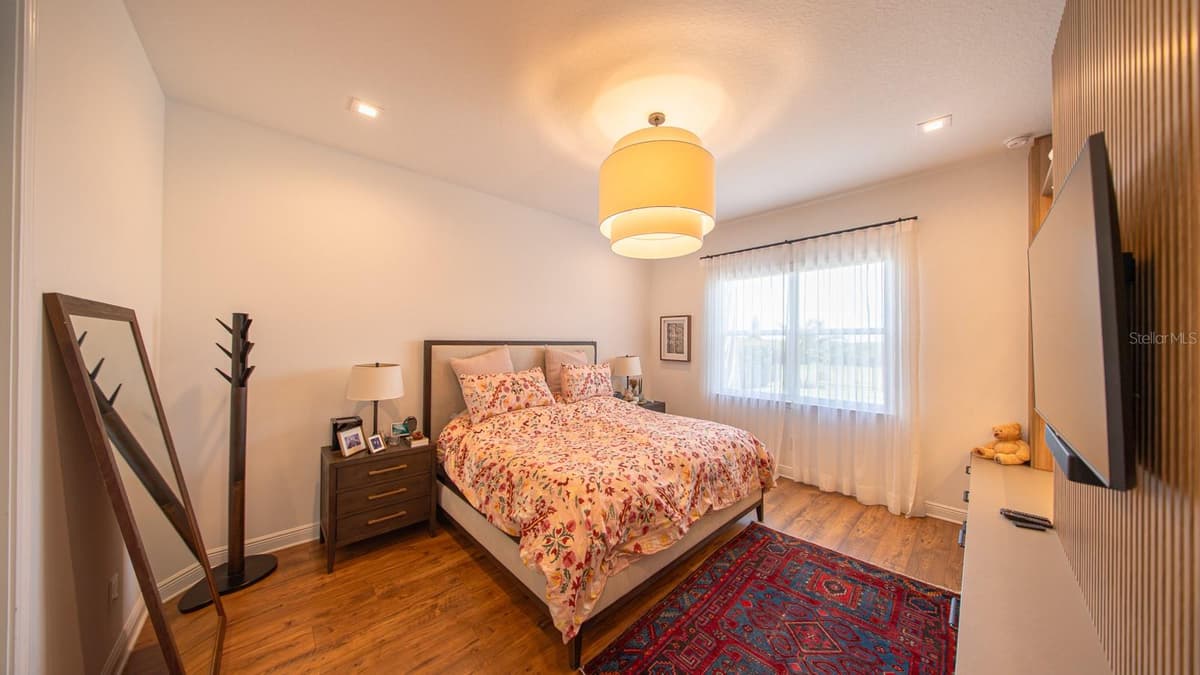 15717 VETTA DRIVE — photo 19 of 52