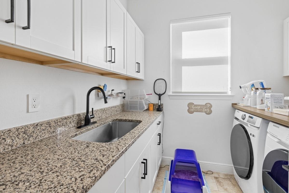15717 VETTA DRIVE — photo 36 of 52