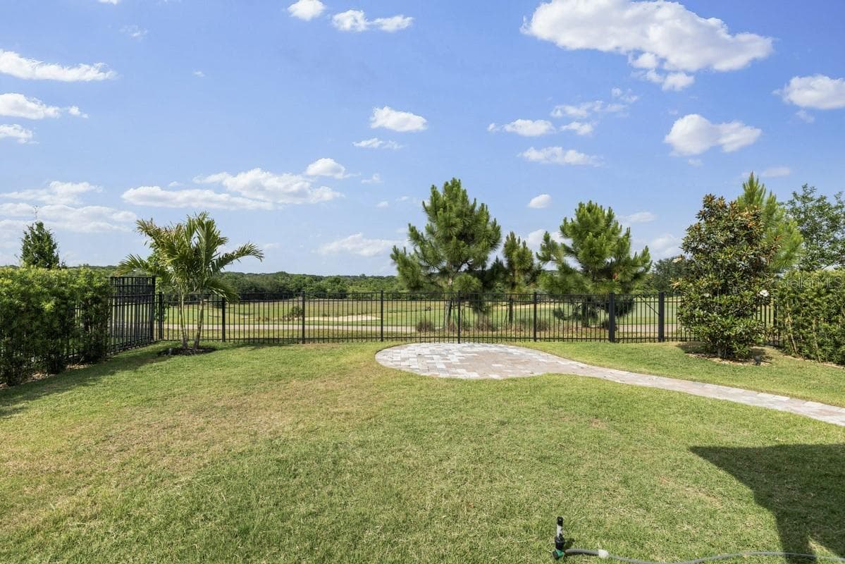 15717 VETTA DRIVE — photo 44 of 52