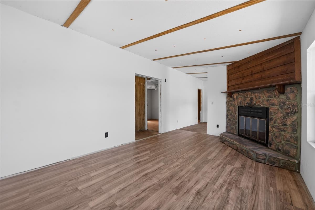 23000 TEX WHEELER AVENUE — photo 6 of 30