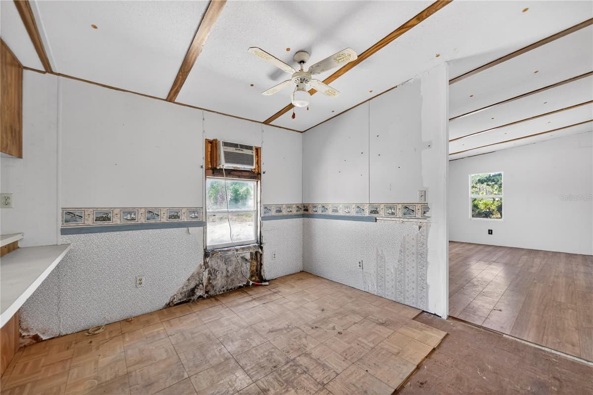 23000 TEX WHEELER AVENUE — photo 14 of 30
