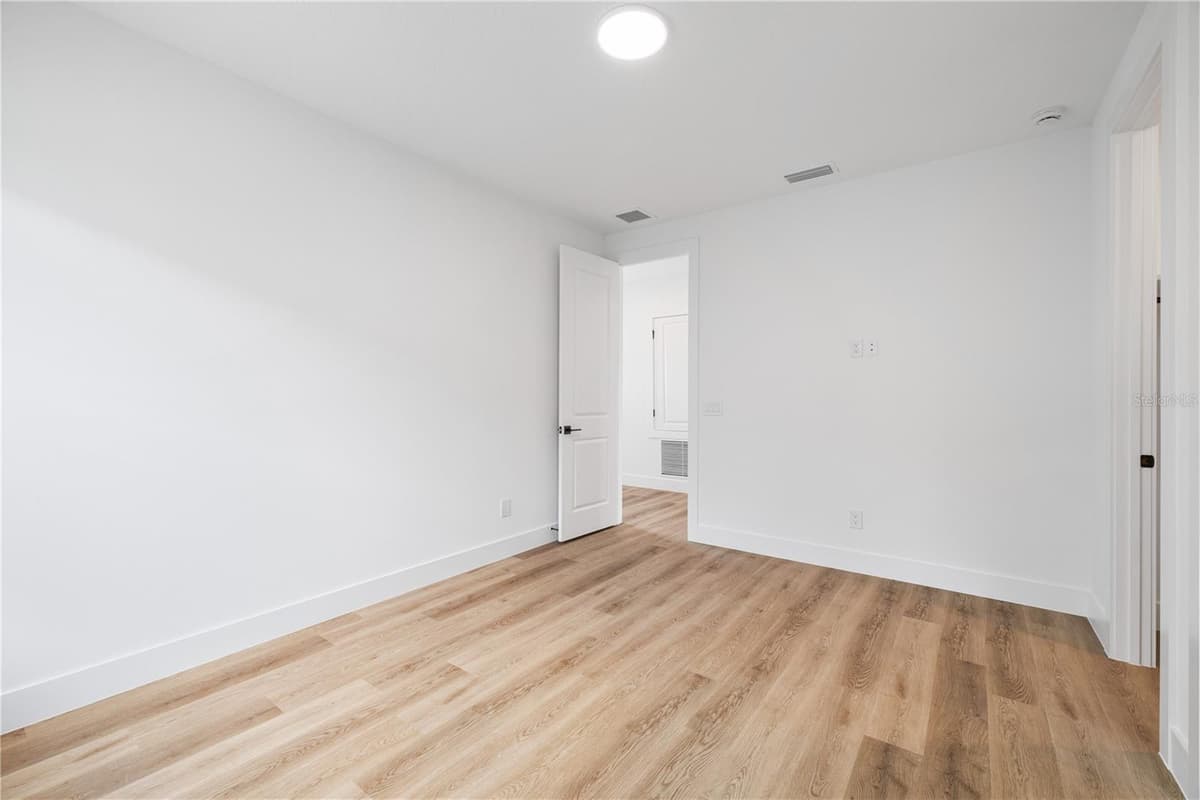 16229 RAVENNA COURT — photo 40 of 87
