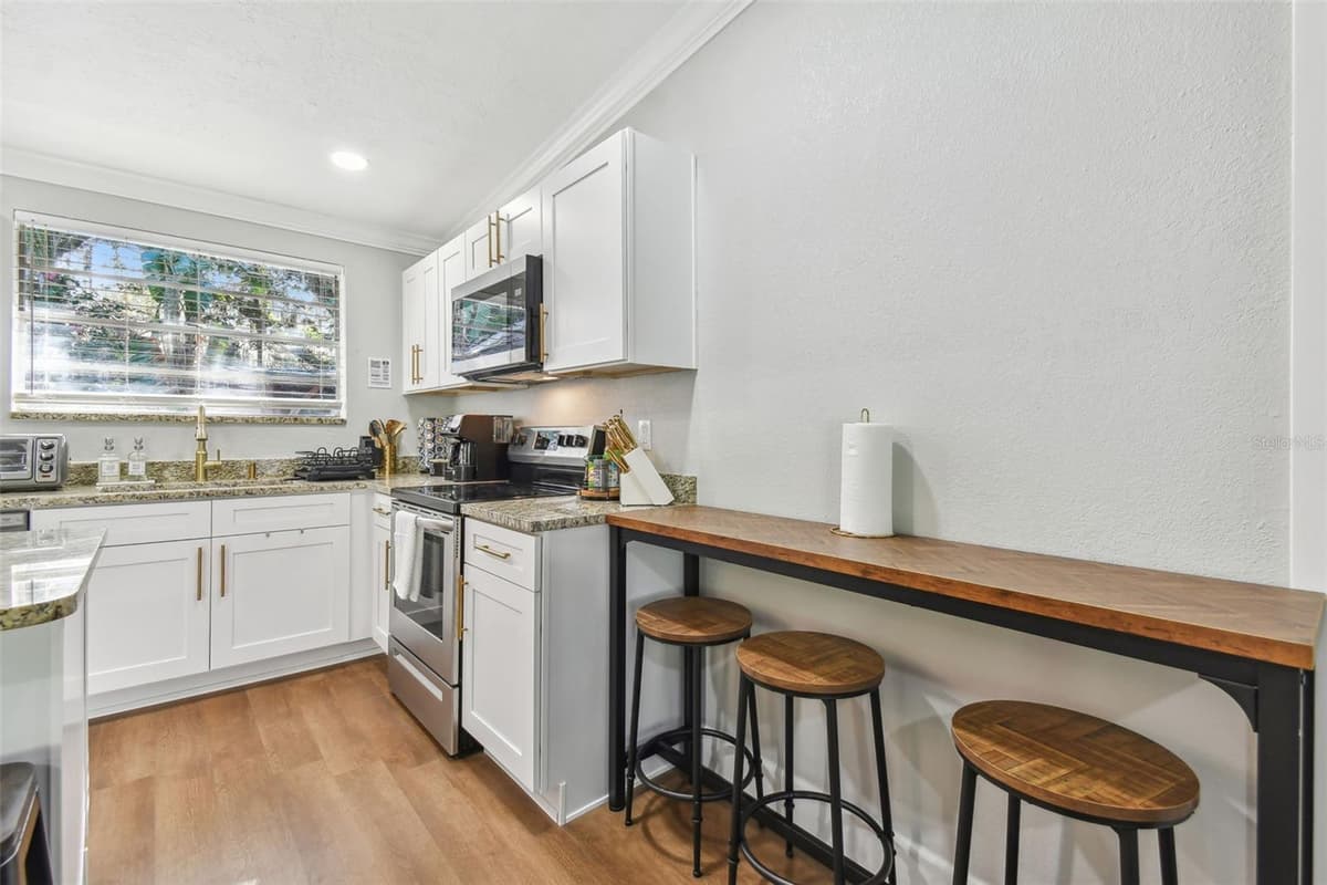 414 JOYCE AVENUE — photo 19 of 89