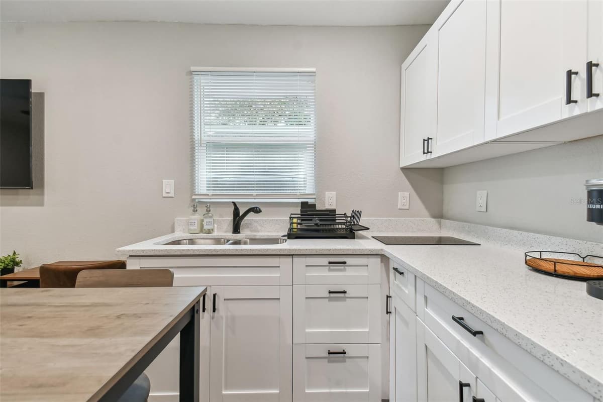 414 JOYCE AVENUE — photo 56 of 89