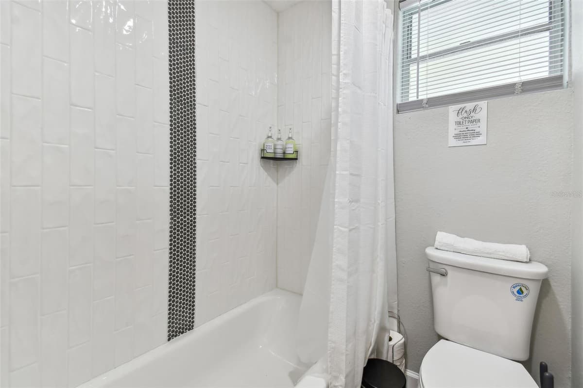 414 JOYCE AVENUE — photo 42 of 89