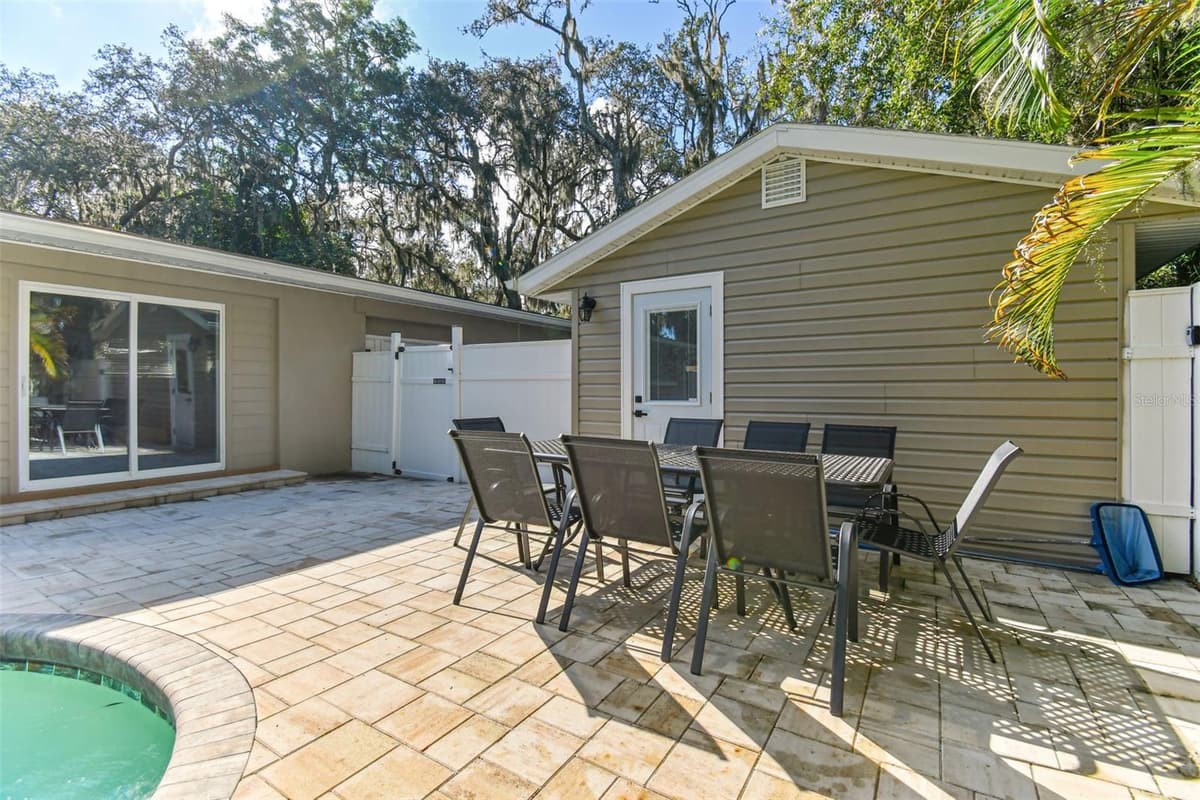414 JOYCE AVENUE — photo 64 of 89