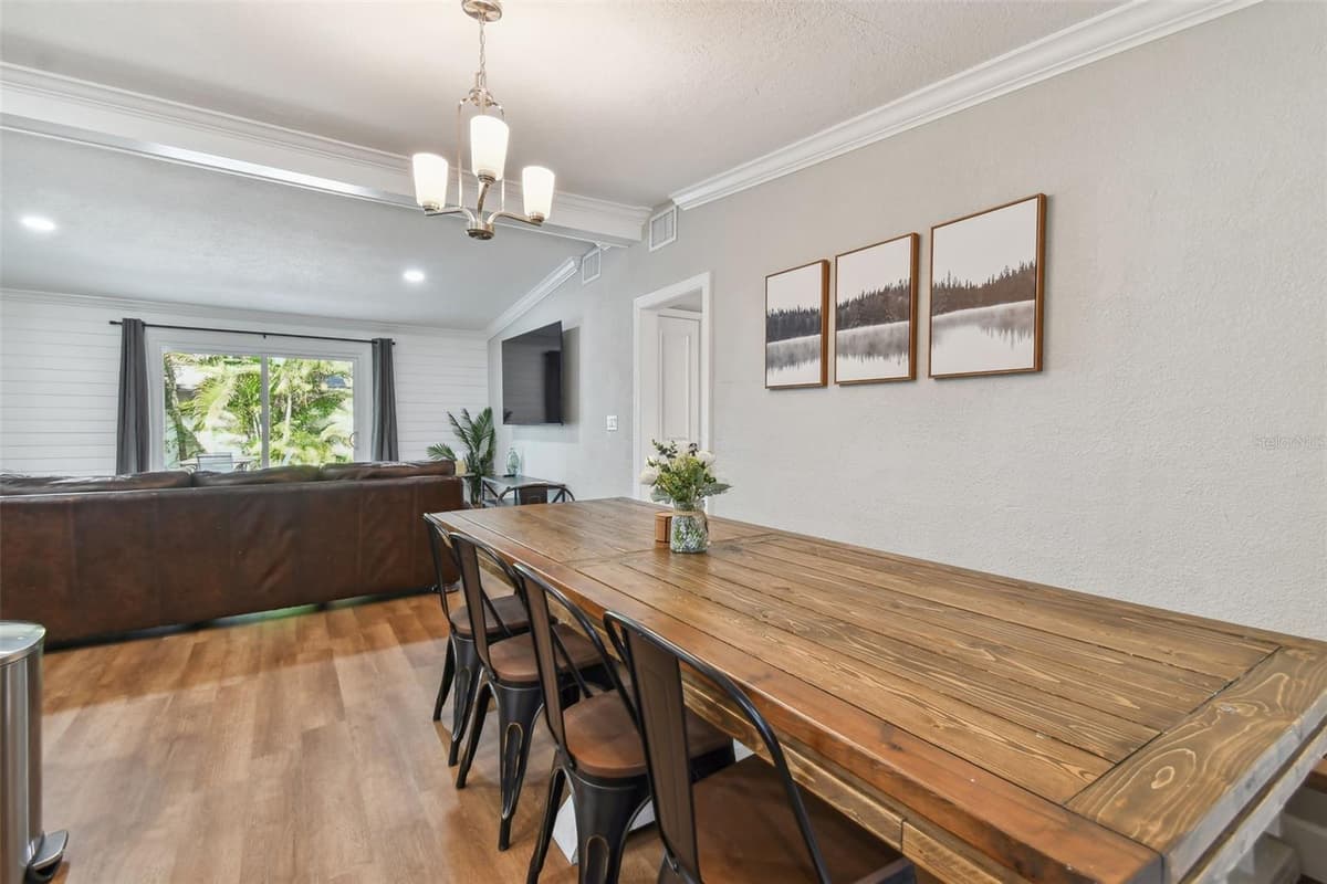 414 JOYCE AVENUE — photo 30 of 89