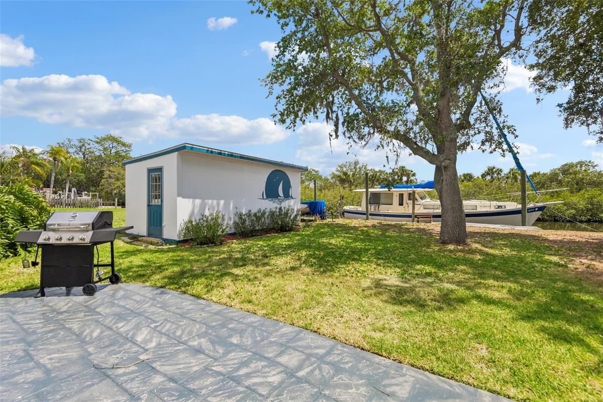 8212 HAYWARD LANE — photo 38 of 57