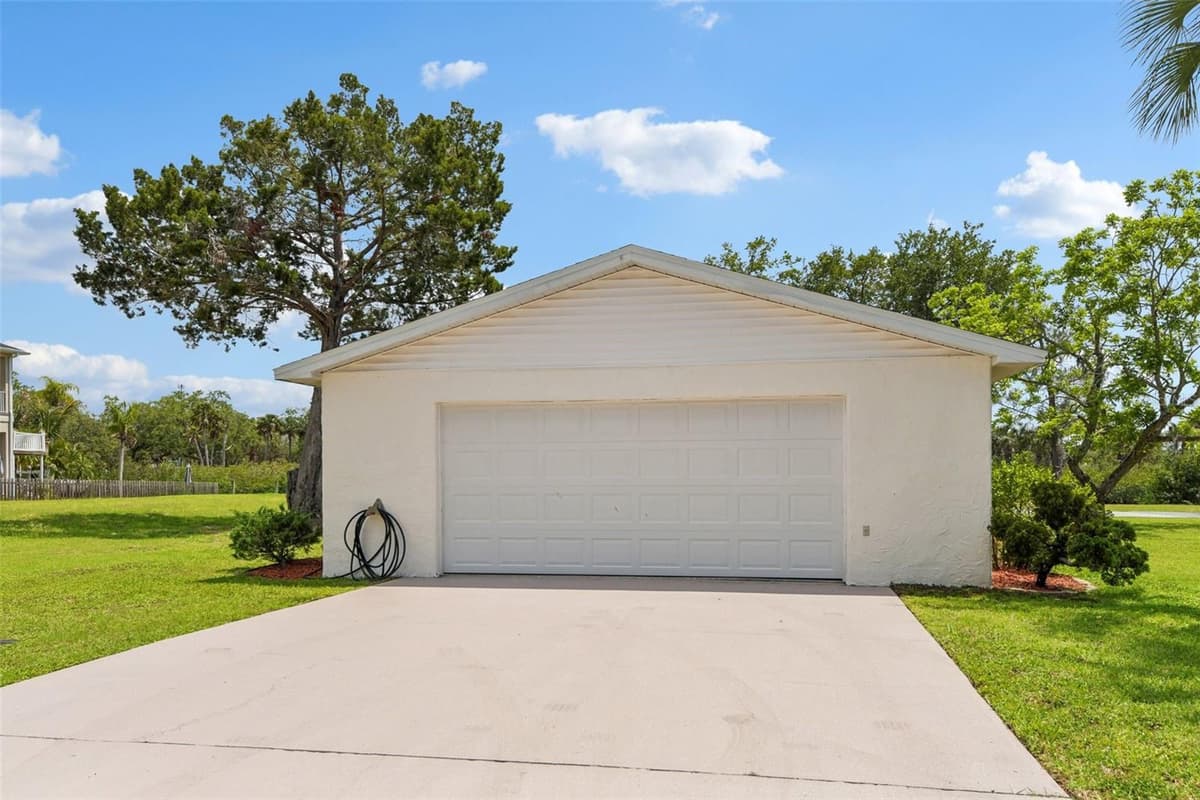 8212 HAYWARD LANE — photo 42 of 57