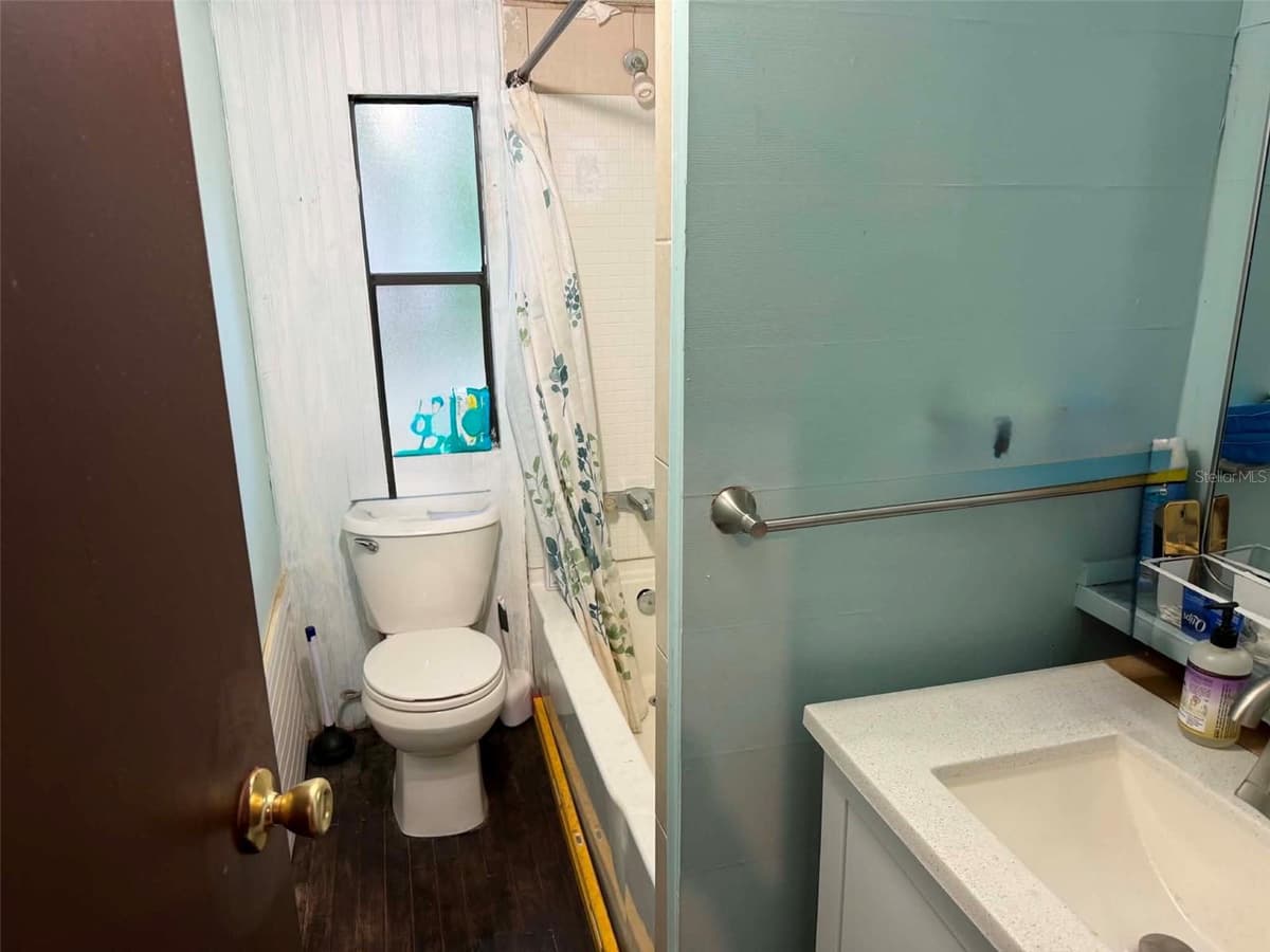 186 GLADYS AVENUE — photo 11 of 25